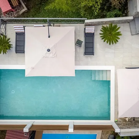 Salu Villa *